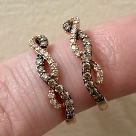 Le Vian 14K Rose Gold 3/4ctw VS/G Natural Diamond Twist Hoop Huggie Earrings - Picture 11 of 15